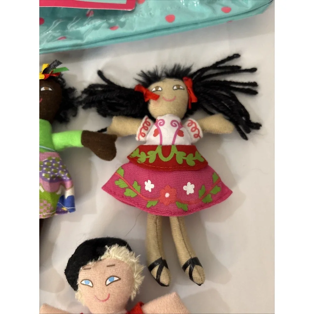 Culture Club Kids 5 Soft Dolls Carrying‎ Case International Spain France Swahili